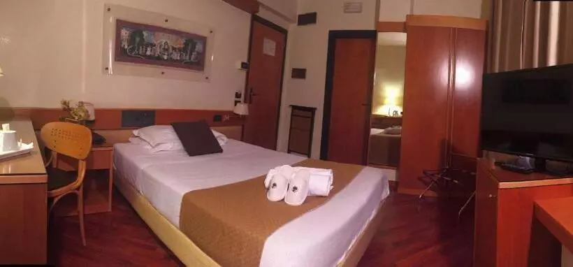 キングサイズベッドのクラシックルーム, Best Western Hotel Dei Cavalieri