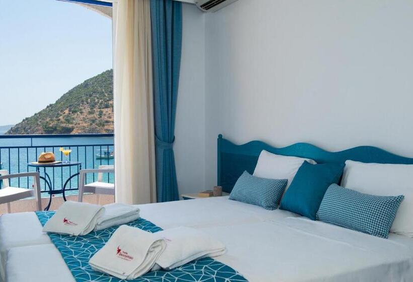 Номер Стандарт Вид на Море, Knossos