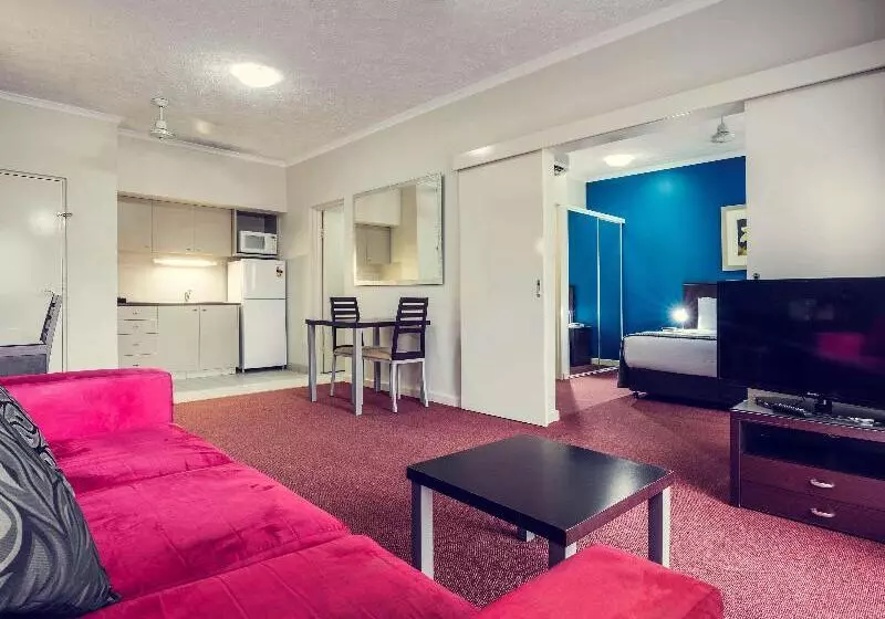 اتاق سوپریور با تخت دو نفره بزرگ, Mercure Darwin Airport Resort