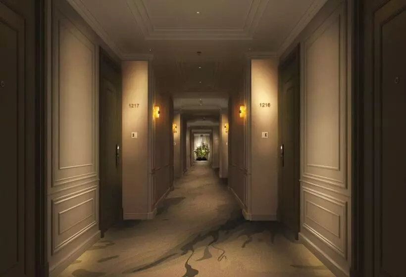اتاق اجرایی, Mövenpick Hotel Hanoi Centre