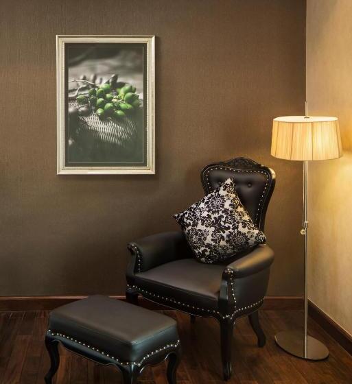 اتاق لوکس با تخت بزرگ, Mövenpick Hotel Hanoi Centre