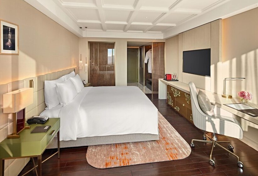 Номер Executive, Mövenpick Hotel Hanoi Centre