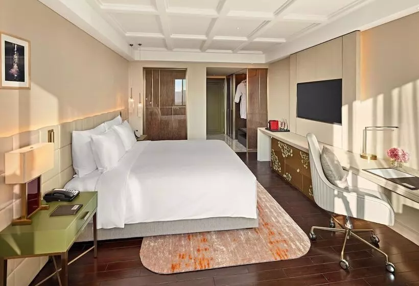 اتاق اجرایی, Mövenpick Hotel Hanoi Centre
