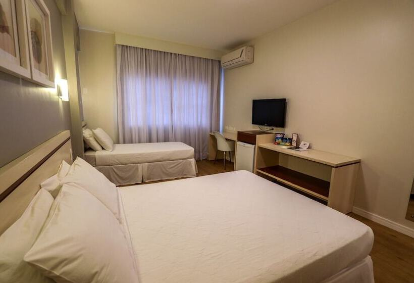 スタンダードトリプルルーム, Pires