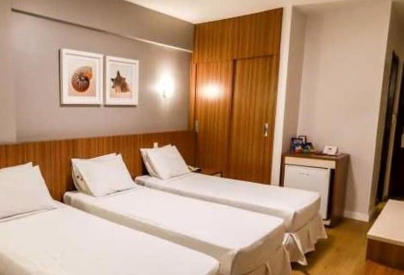 スタンダードトリプルルーム, Pires