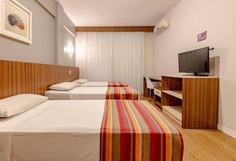 スタンダードトリプルルーム, Pires