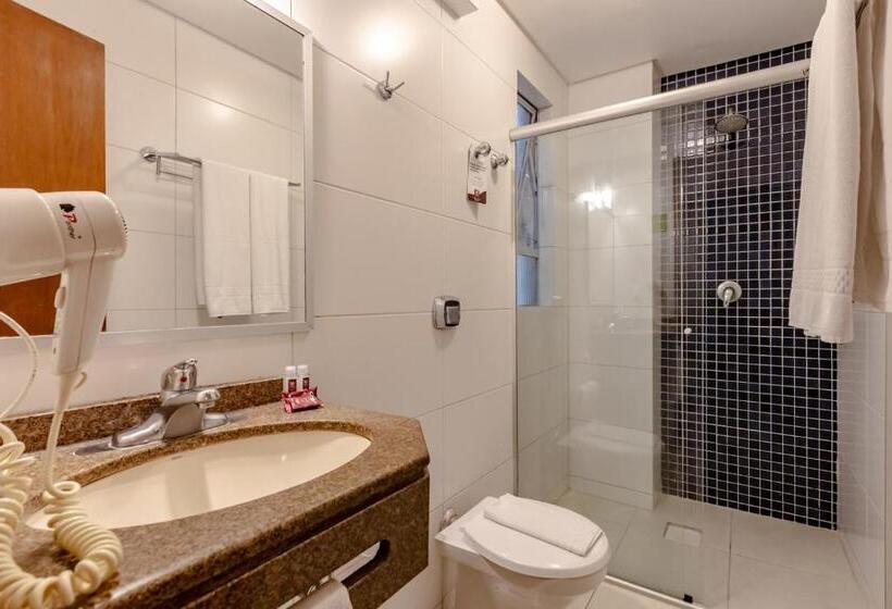 スタンダード４人部屋, Pires