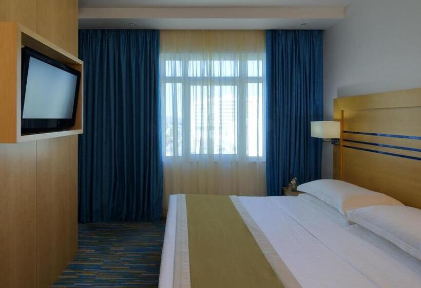 سوییت جونیور, Radisson Blu Hotel, Muscat