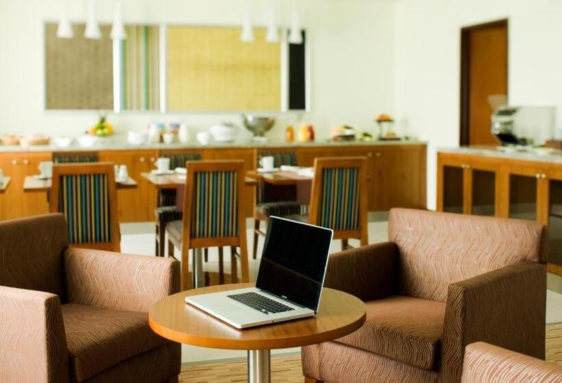 سوییت, Radisson Blu Hotel, Muscat