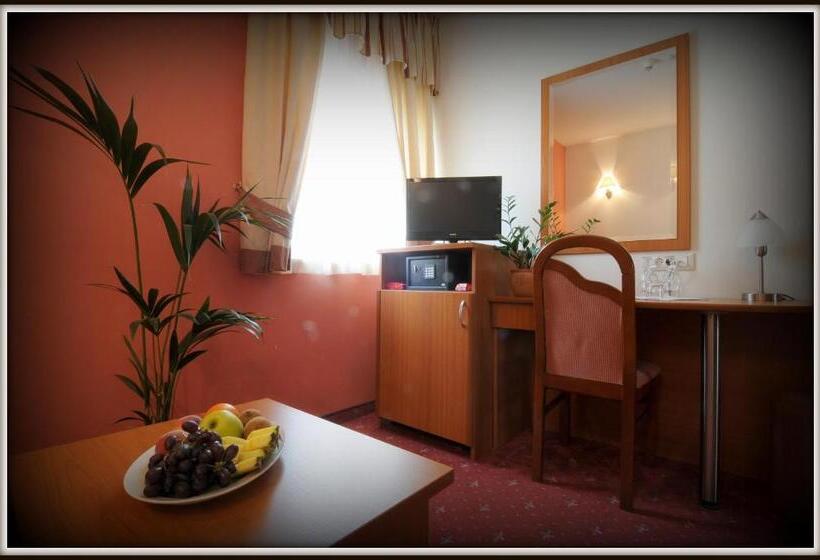 古典房间, Rosina