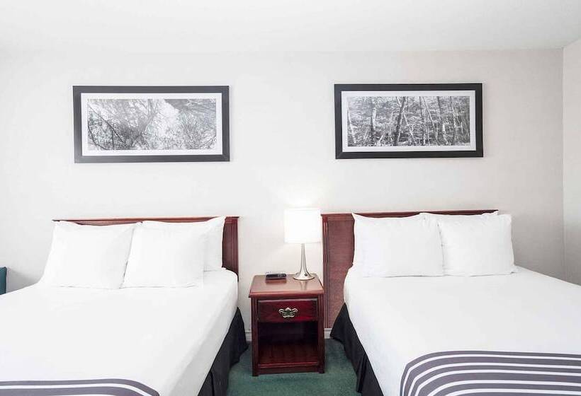 스탠다드 룸 더블 침대 2개, Sandman Inn Smithers