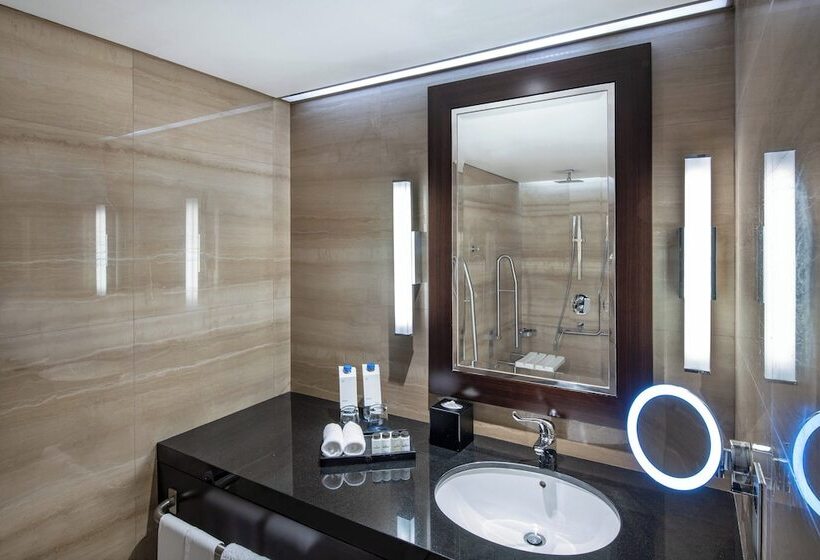 اتاق لوکس با چشمانداز شهر, Sheraton Dubai Creek Hotel & Towers