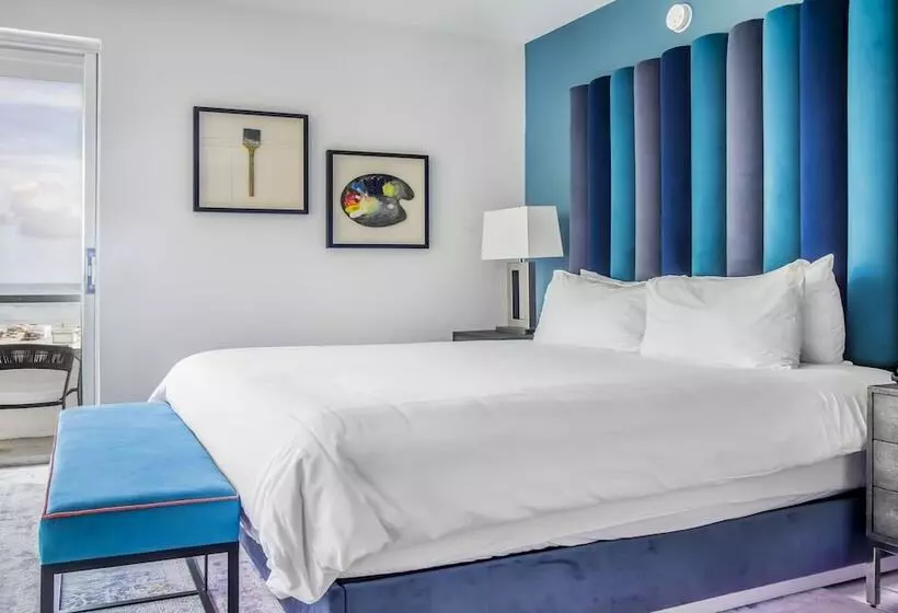 استودیوی استاندارد با چشم‌انداز دریا, The Sagamore Hotel South Beach