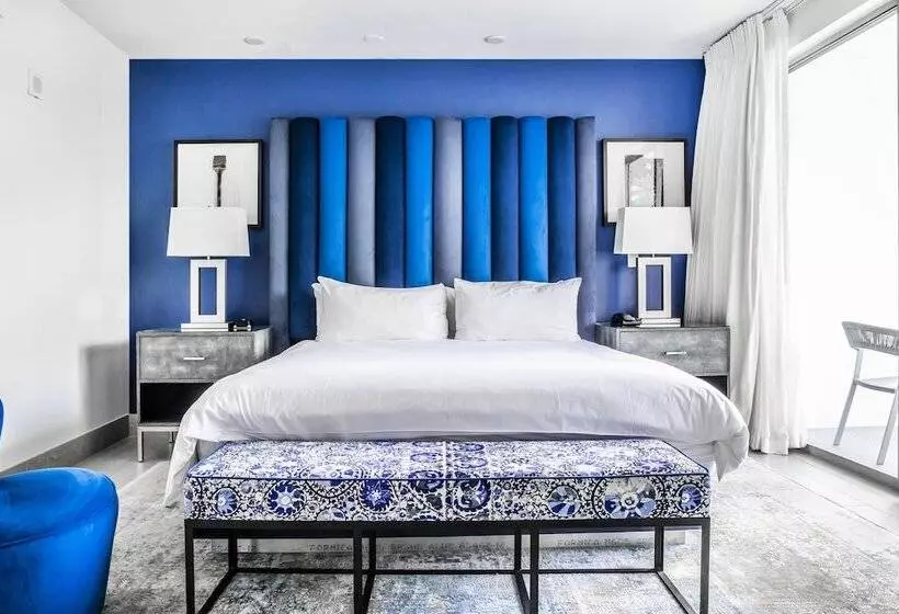 اتاق لوکس با چشم‌انداز باغ, The Sagamore Hotel South Beach
