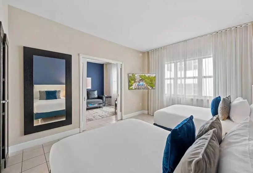 سوییت, The Sagamore Hotel South Beach