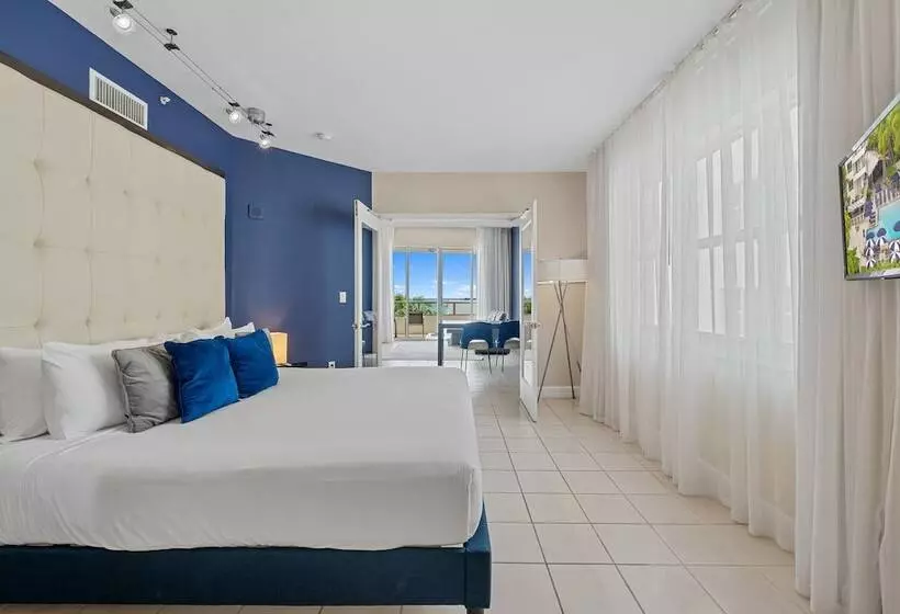 سوییت با چشم‌انداز دریا, The Sagamore Hotel South Beach