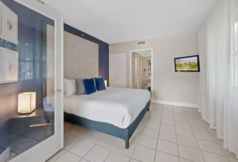 سوییت با چشم‌انداز دریا, The Sagamore Hotel South Beach
