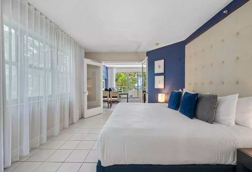 سوییت با چشم‌انداز باغ, The Sagamore Hotel South Beach