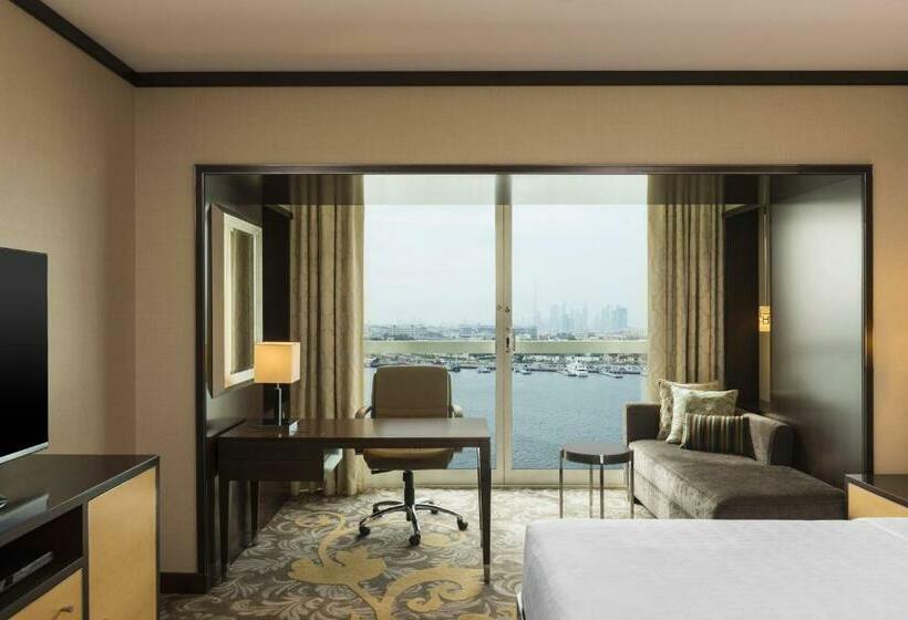 Номер Deluxe Кровать Кинг с Видом, Sheraton Dubai Creek Hotel & Towers