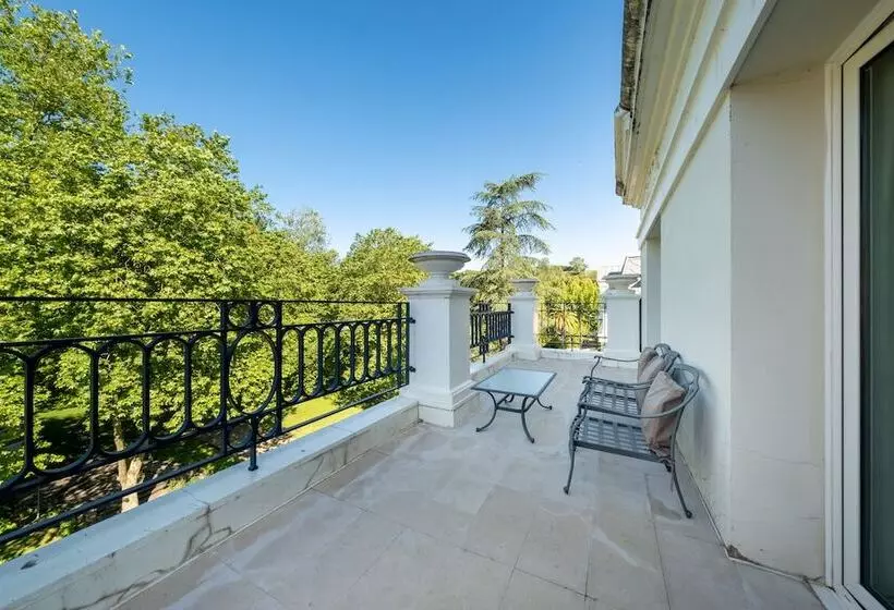 سوییت جونیور, Castilla Termal Balneario de Solares