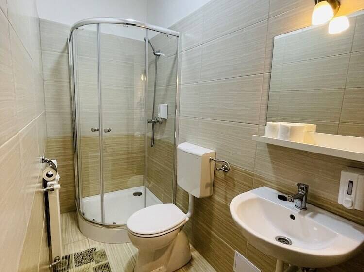 غرفة قياسية فردية, Easy Star