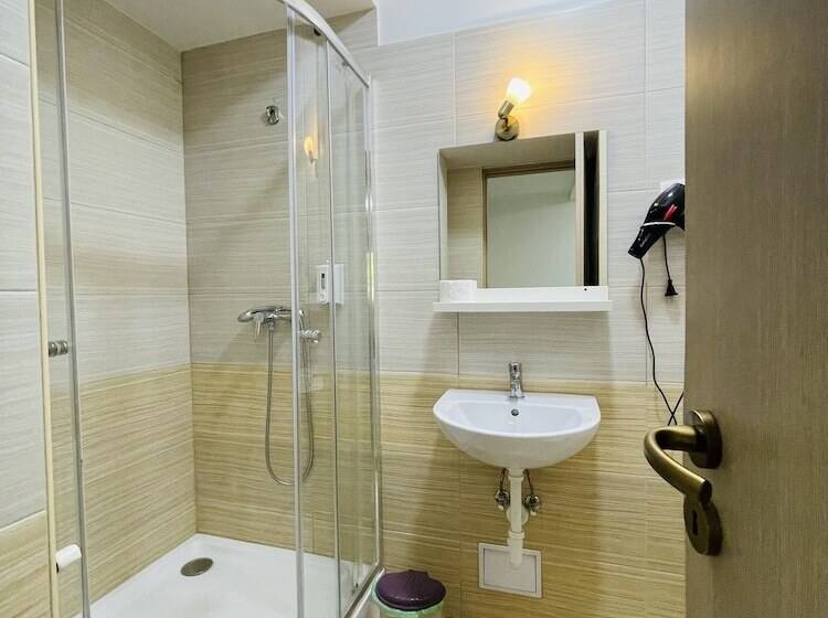 غرفة قياسية, Easy Star