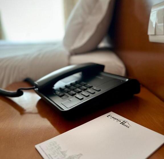 חדר סטנדרט, Europeia