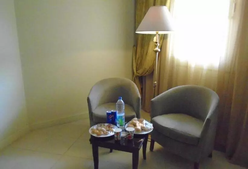 اتاق استاندارد سه نفره, Grand Pyramids