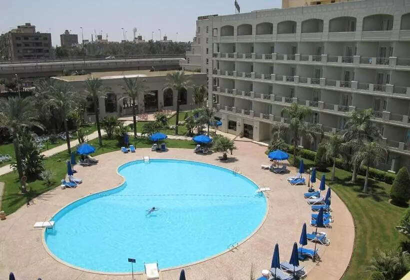 اتاق سوپریور, Grand Pyramids