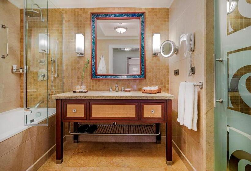 סוויטה נוף לים, Kempinski Hotel Barbaros Bay Bodrum