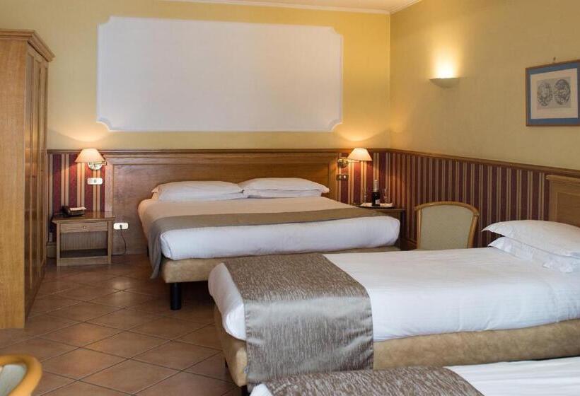 חדר סטנדרט לארבעה, Leopardi