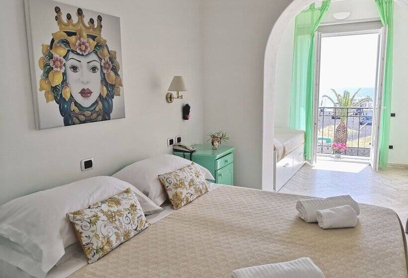 オーシャンビュースーペリアールーム, Ossidiana Stromboli Center