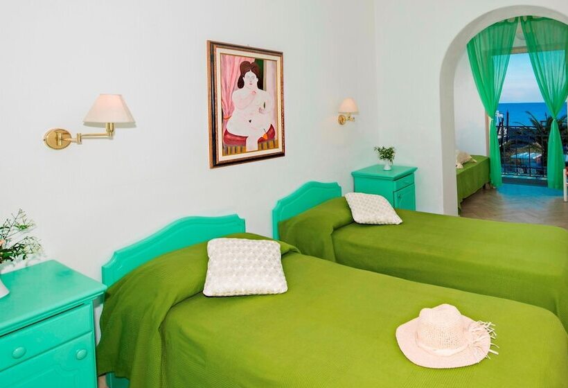 オーシャンビュースーペリアールーム, Ossidiana Stromboli Center