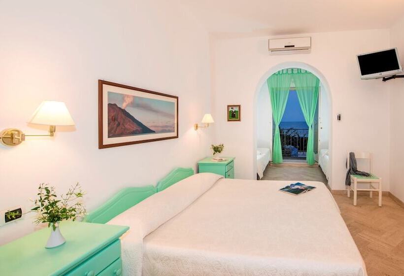 オーシャンビュースーペリアールーム, Ossidiana Stromboli Center