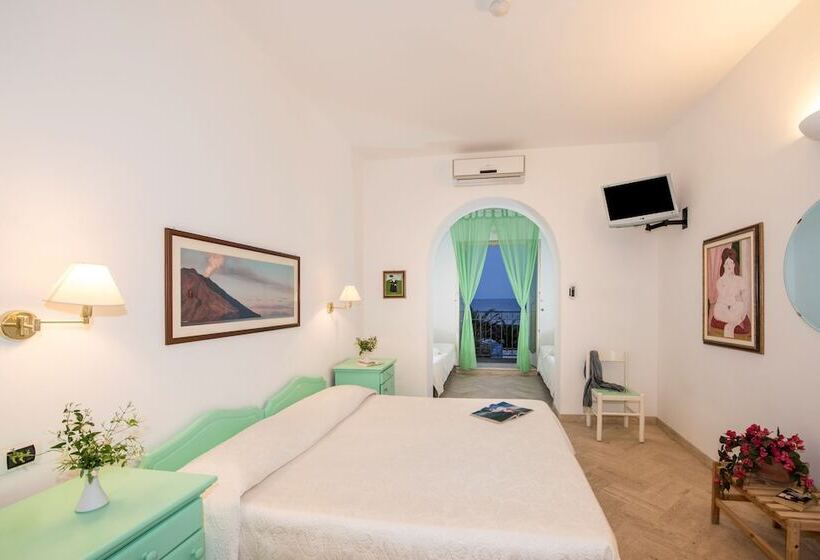 スーペリアの4人部屋, Ossidiana Stromboli Center