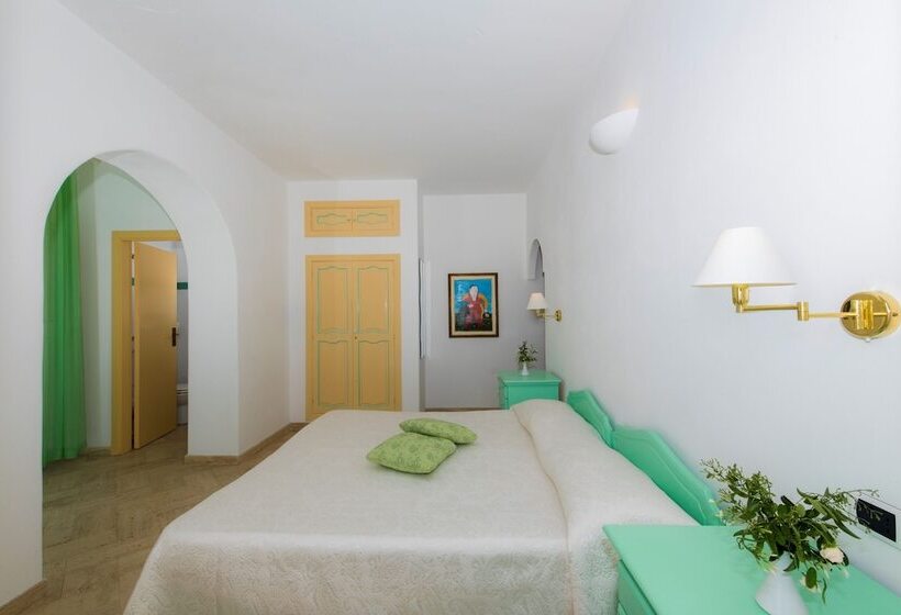 スーペリアの4人部屋, Ossidiana Stromboli Center