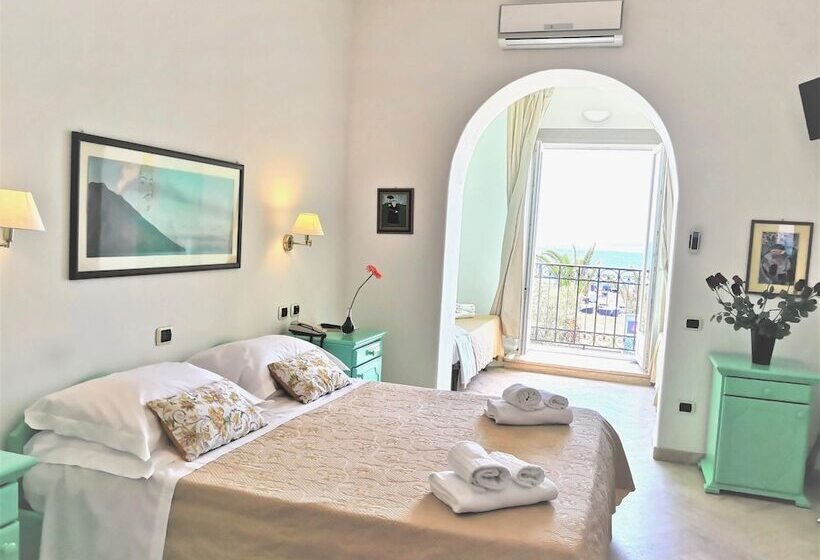 スーペリアの4人部屋, Ossidiana Stromboli Center