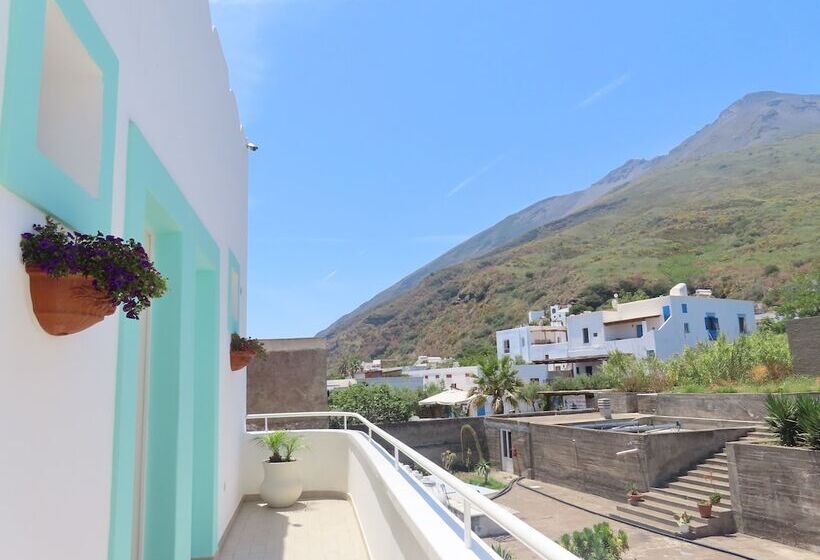 オーシャンビューデラックスルーム, Ossidiana Stromboli Center