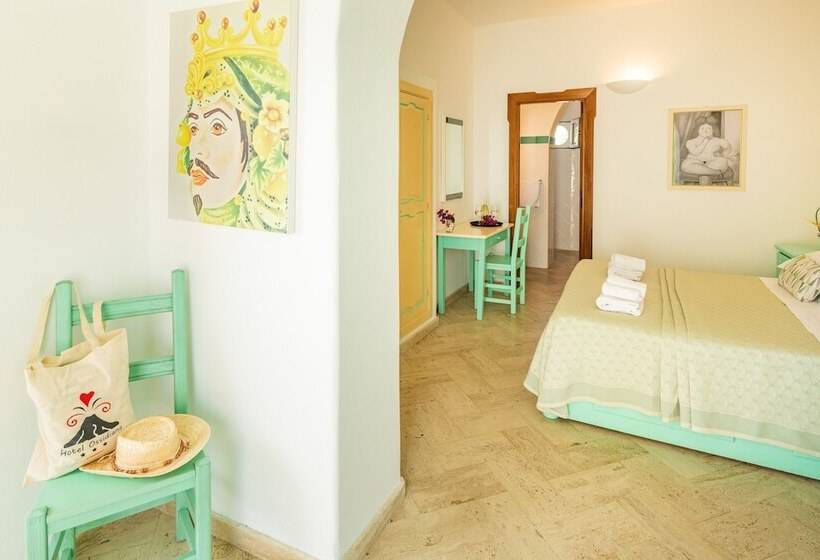 オーシャンビューのデラックストリプルルーム, Ossidiana Stromboli Center