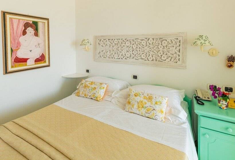 シングルデラックスルーム, Ossidiana Stromboli Center