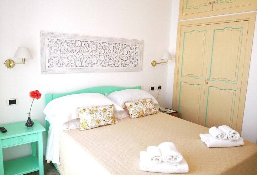 景色の見えるトリプルスタンダードルーム, Ossidiana Stromboli Center