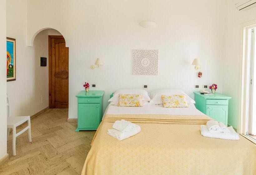 スタンダードルーム, Ossidiana Stromboli Center