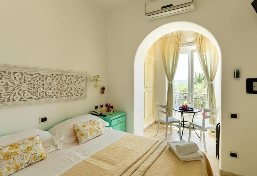 オーシャンビュースーペリアールーム, Ossidiana Stromboli Center