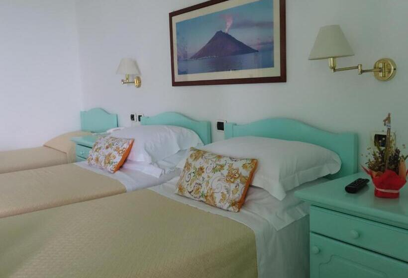 スタンダードトリプルルーム, Ossidiana Stromboli Center