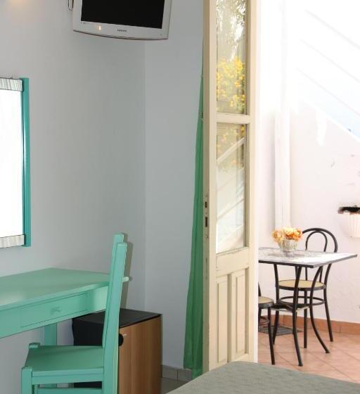 スタンダードトリプルルーム, Ossidiana Stromboli Center