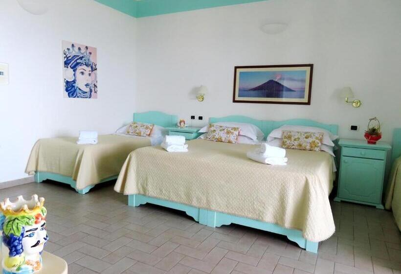 スタンダード4人部屋, Ossidiana Stromboli Center