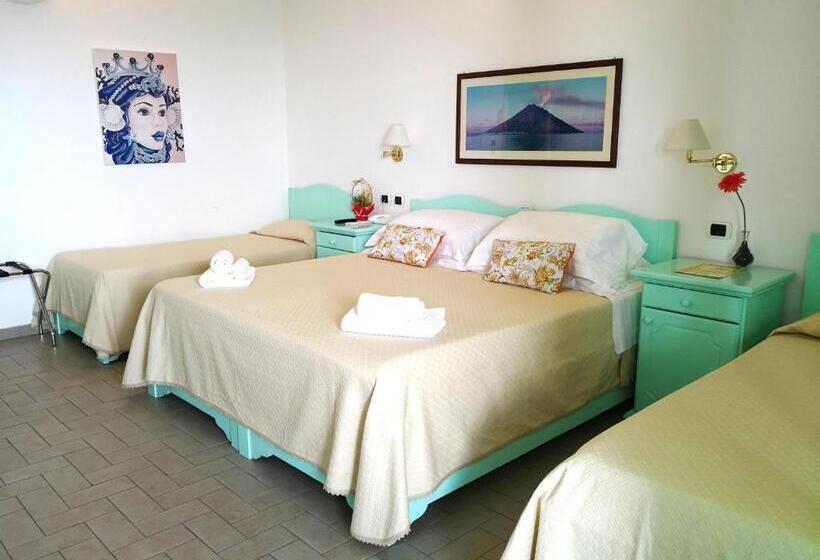 スタンダード4人部屋, Ossidiana Stromboli Center