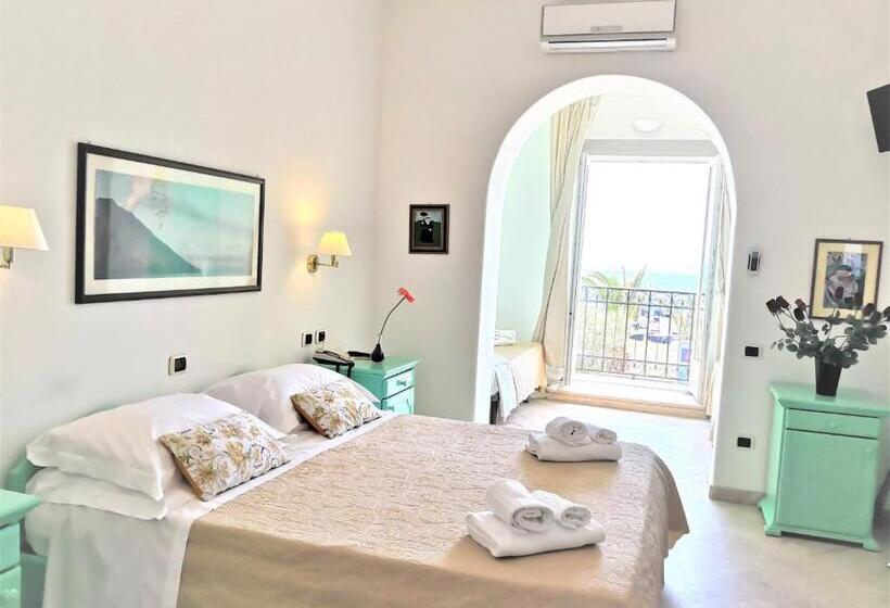 スーペリアの4人部屋, Ossidiana Stromboli Center