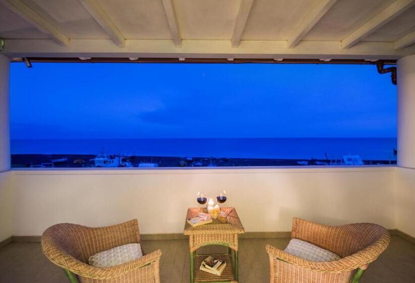 オーシャンビューデラックスルーム, Ossidiana Stromboli Center