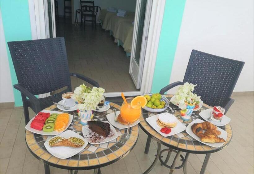 オーシャンビューのデラックストリプルルーム, Ossidiana Stromboli Center